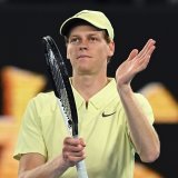 Jannik Sinner a lâché un set dans son 2e tour KEYSTONE/EPA/LUKAS COCH